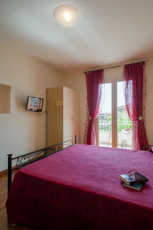 B&B Alle Tre Rose Montignoso Esterno foto